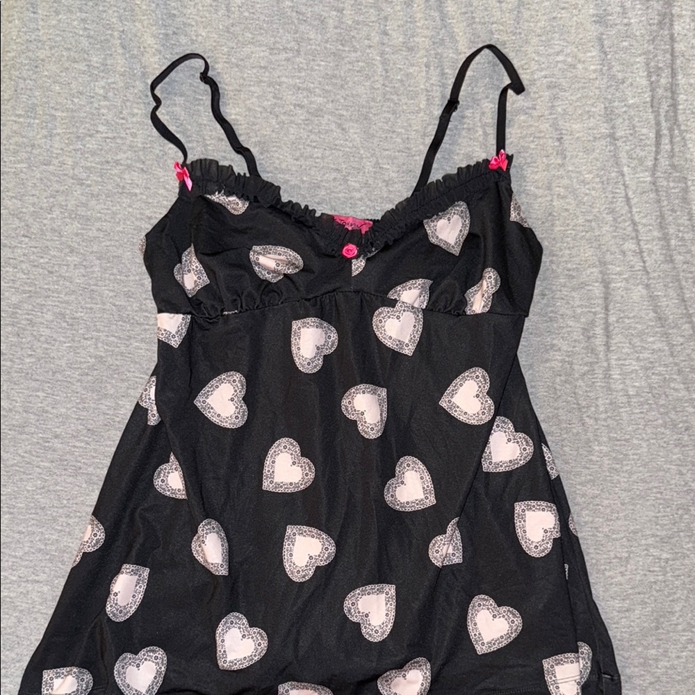 Black Heart Print Women's Night top- Betsey Johnson